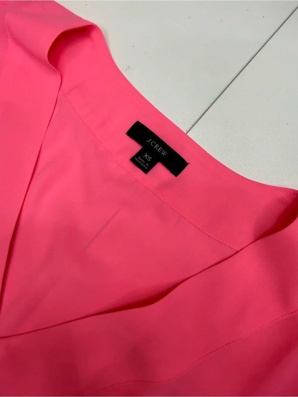J. Crew Sleeveless V-Neck Camisole in Hot Pink size XS